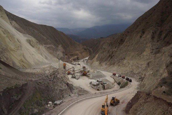 مجوز معدن دهشیر قانونی و براساس پاسخ مثبت ارگانهای مرتبط صادر شده است مجوز معدن دهشیر قانونی و براساس پاسخ مثبت ارگانهای مرتبط صادر شده است