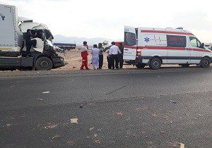 امداد رسانی به دو مصدوم حادثه دیده در میبد امداد رسانی به دو مصدوم حادثه دیده در میبد