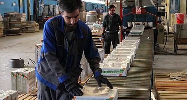 اختصاص دستمزد ۳هزار نفر ساعت «شیفت ایثار» کارگران یزد به کمک مومنانه