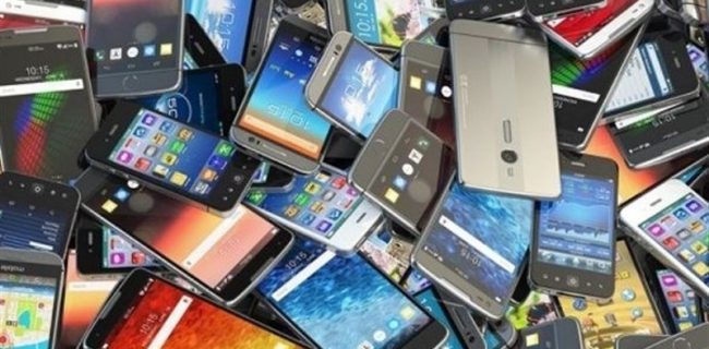 ۱.۵ میلیارد ریال تلفن همراه قاچاق در یزد کشف شد