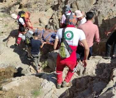 تلاش امدادگران در ارتفاعات خضرآباد بی نتیجه ماند تلاش امدادگران در ارتفاعات خضرآباد بی نتیجه ماند
