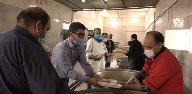 توزیع بیش از چهار هزار پرس غذا بین نیازمندان بافقی توزیع بیش از چهار هزار پرس غذا بین نیازمندان بافقی