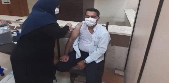 آغاز واکسیناسیون استادان و دانشجویان دانشگاه آزاد اسلامی یزد آغاز واکسیناسیون استادان و دانشجویان دانشگاه آزاد اسلامی یزد