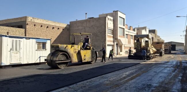 آغاز عملیات اجرایی آسفالت ۲۵ هزار مترمربع معابر در سطح منطقه دو آغاز عملیات اجرایی آسفالت ۲۵ هزار مترمربع معابر در سطح منطقه دو