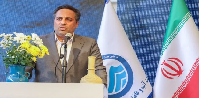 یزد در اولویت پایداری آبی کشور قرار گرفت / دولت مصمم به تحقق عدالت آبی و رفع تنش آب شرب در استان است یزد در اولویت پایداری آبی کشور قرار گرفت / دولت مصمم به تحقق عدالت آبی و رفع تنش آب شرب در استان است