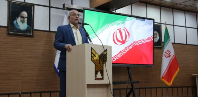 واحد یزد دانشگاهی حضوری با کارکرد تقویت مهارت ارتباط و شبکهسازی است واحد یزد دانشگاهی حضوری با کارکرد تقویت مهارت ارتباط و شبکهسازی است