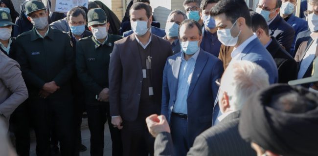 وزیر اقتصاد شنوای مشكلات اقشار مختلف مردم بافق وزیر اقتصاد شنوای مشكلات اقشار مختلف مردم بافق