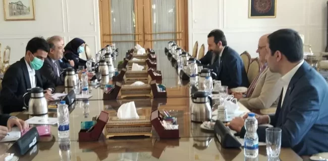 دیدار مشاور ارشد وزیر امور خارجه با مدیر کل کمیته بین المللی صلیب سرخ جهانی دیدار مشاور ارشد وزیر امور خارجه با مدیر کل کمیته بین المللی صلیب سرخ جهانی