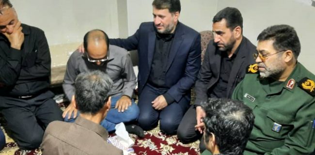 عرض تسلیت استاندار و تنی چند از مسئولان با داغدیدگان حادثه قطار مشهد_یزد عرض تسلیت استاندار و تنی چند از مسئولان با داغدیدگان حادثه قطار مشهد_یزد
