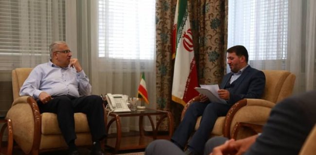 استاندار یزد برای پیگیری مسایل استان با وزیر نفت دیدار کرد استاندار یزد برای پیگیری مسایل استان با وزیر نفت دیدار کرد