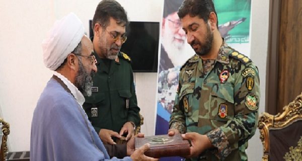 سپاه و ارتش تا پای جان پای انقلاب و اسلام ایستاده‌اند