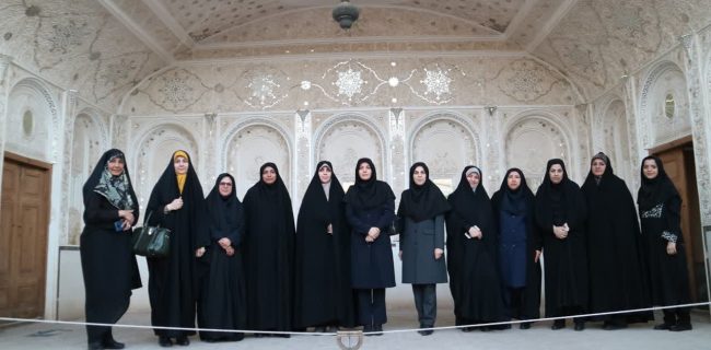 بازدید مشاور وزیر نیرو در امور زنان و خانواده از موزه آب یزد