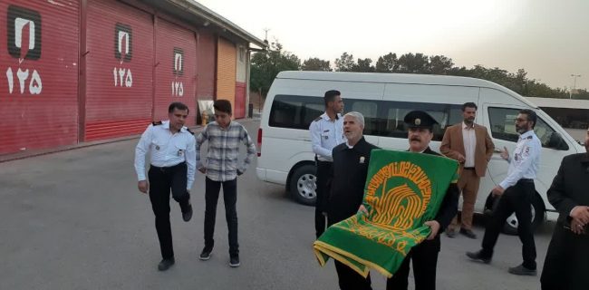 خادمان آستان رضوی از زحمات آتش نشانان جان بر کف تقدیر کردند+عکس