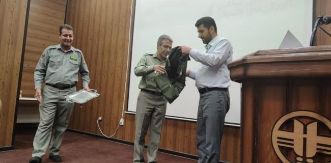 معاون هماهنگی امور عمرانی استانداری یزد همیار محیط زیست شد معاون هماهنگی امور عمرانی استانداری یزد همیار محیط زیست شد