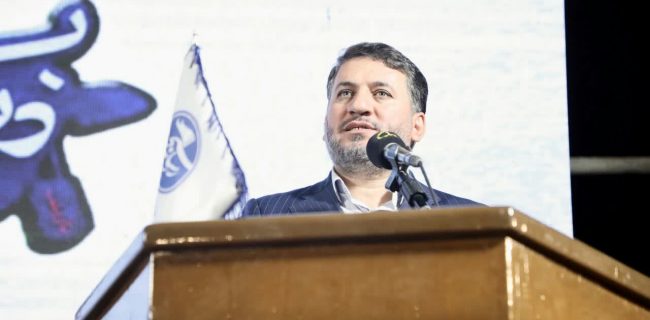 استاندار یزد شهدا را رسانه ای جاودانه خواند
