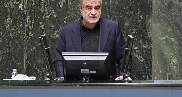 حداقل حقوق بازنشستگان باید برابر نرخ تورم اعلامی از سوی بانک مرکزی باشد حداقل حقوق بازنشستگان باید برابر نرخ تورم اعلامی از سوی بانک مرکزی باشد