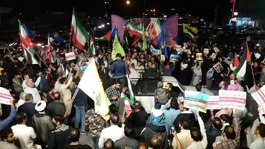 جشن پرشور یزدی ها در شادی پیروزی عملیات طوفان الاقصی فلسطین جشن پرشور یزدی ها در شادی پیروزی عملیات طوفان الاقصی فلسطین
