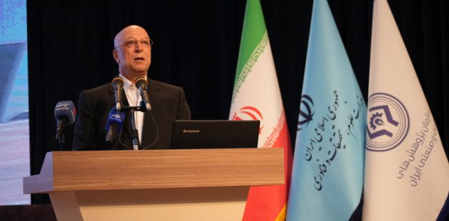 انتخاب استادان نمونه در راستای تحقق مرجعیت علمی است انتخاب استادان نمونه در راستای تحقق مرجعیت علمی است