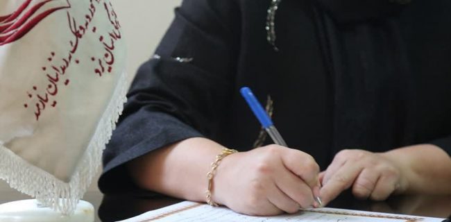 کمک بانوی یزدی به آزادی زندانیان