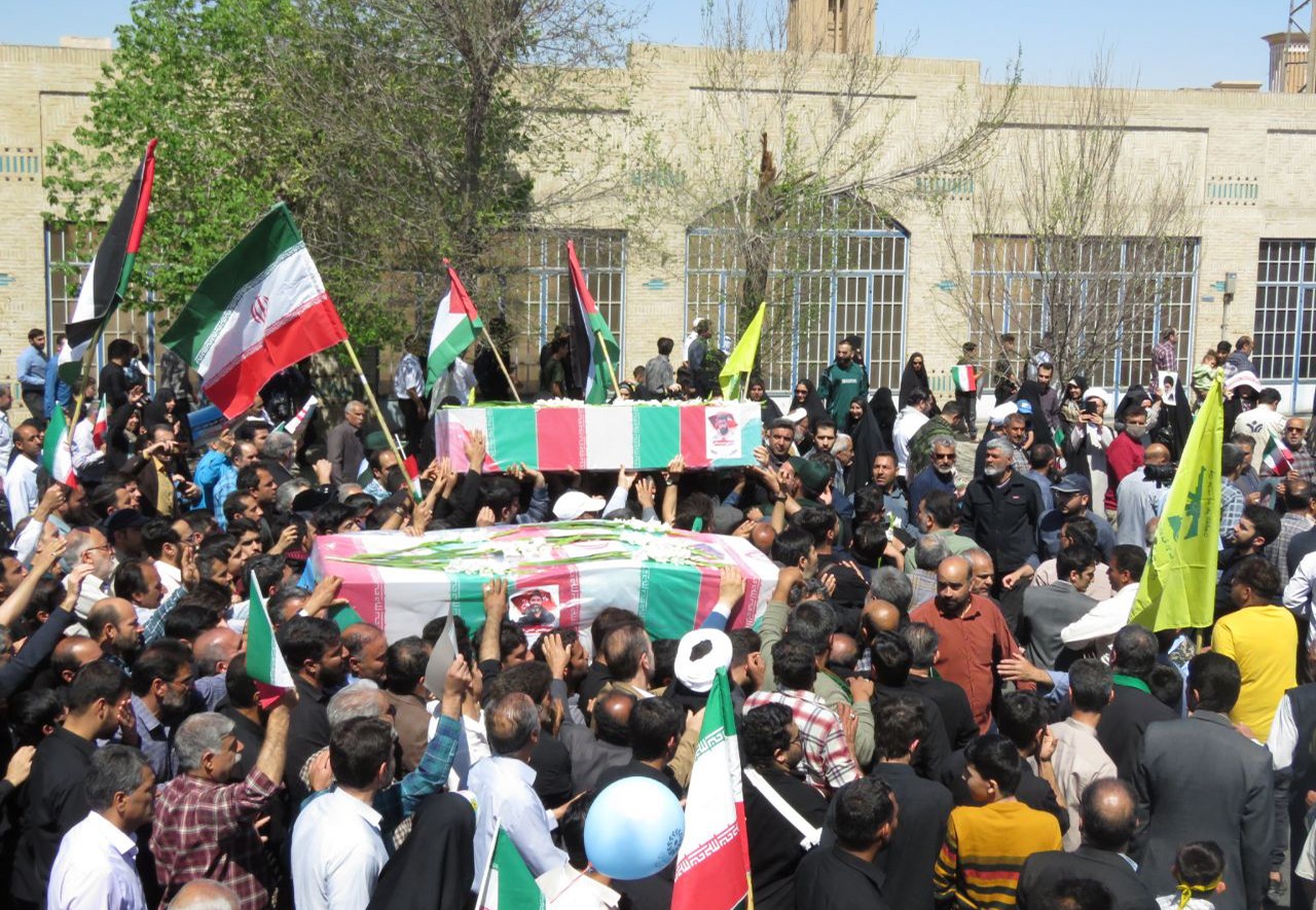 راهپیمایی روز جهانی قدس ۱۴۰۳ در یزد با تشییع شهدا