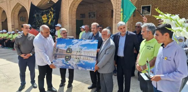 بدرقه دونده های جاده ولایت با دو سوغات معنوی شهرستان اشکذر بدرقه دونده های جاده ولایت با دو سوغات معنوی شهرستان اشکذر