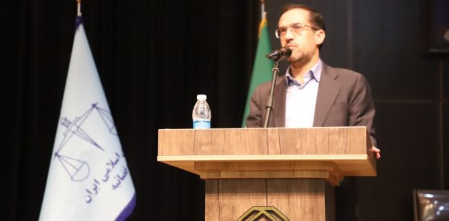 رسالت مهم دادستان ایجاد توازن بین حقوق فردی و اجتماعی و بین آزادی و امنیت است رسالت مهم دادستان ایجاد توازن بین حقوق فردی و اجتماعی و بین آزادی و امنیت است