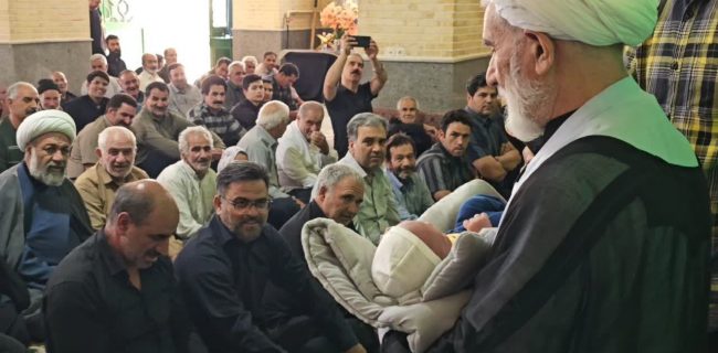 ابتکار جالب امام جمعه خضرآباد در نمازجمعه+تصاویر