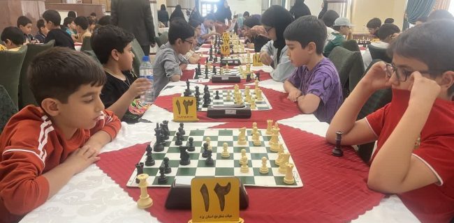 رقابت برترین شطرنج بازان در چهارمین دوره مسابقات شطرنج وحشی بافقی