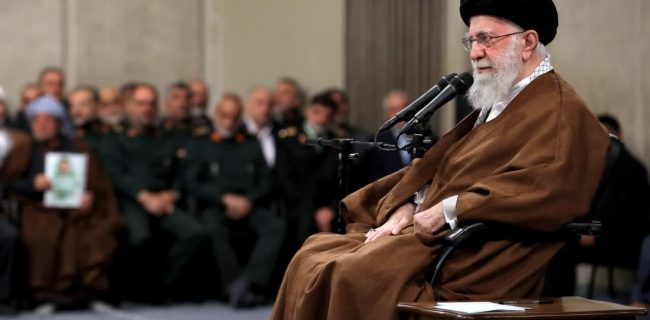 دیدار جمعی از خانواده‌های شهدای امنیت با رهبر معظم انقلاب
