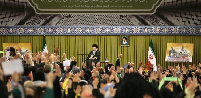 رهبر انقلاب: آمریکا و رژیم صهیونیستی قطعاً پاسخ دندان شکن دریافت خواهند کرد