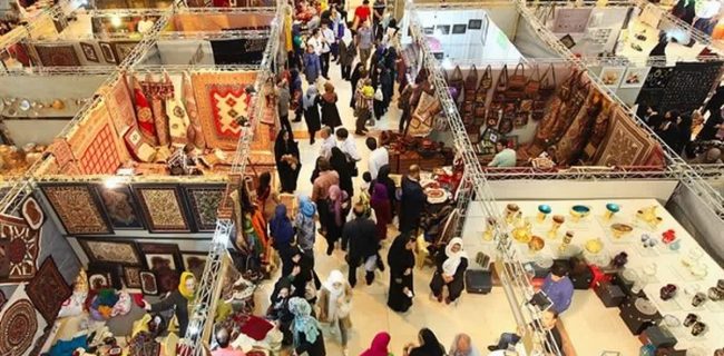حضور هنرمندان یزدی در نمایشگاه ملی صنایع دستی حضور هنرمندان یزدی در نمایشگاه ملی صنایع دستی