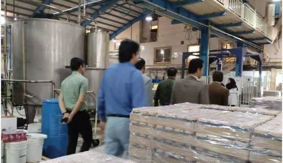 شرکتهای تولیدی مواد غذایی زیر ذره بین بازرسان تعزیرات حکومتی یزد شرکتهای تولیدی مواد غذایی زیر ذره بین بازرسان تعزیرات حکومتی یزد