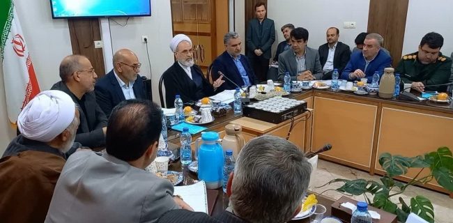 در ساخت مدارس به معماری ایرانی – اسلامی توجه شود