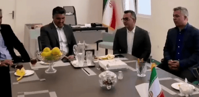 تجلیل از خیر نیک اندیش اشکذری برای ساخت مدرسه نگاه مادر