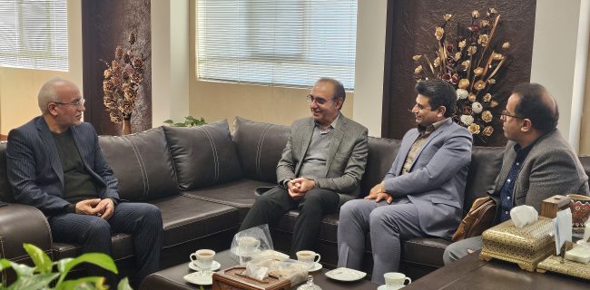 ظرفیتهای نوآوری دانشگاه آزاد اسلامی یزد و همکاری در صنعت نساجی ظرفیتهای نوآوری دانشگاه آزاد اسلامی یزد و همکاری در صنعت نساجی