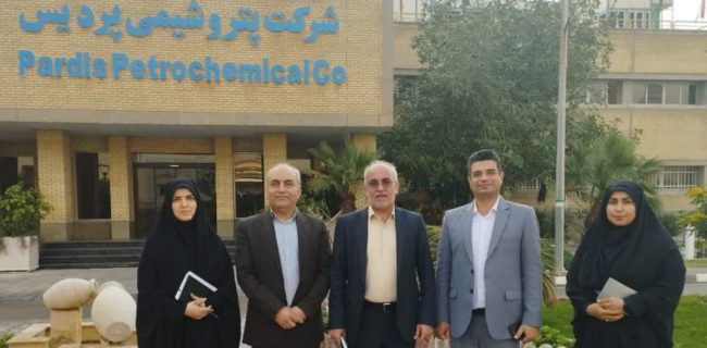 سفر رئیس دانشگاه آزاد اسلامی یزد به عسلویه و ایجاد همکاری‌های جدید با صنعت پتروشیمی