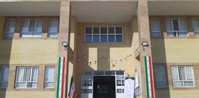 افتتاح دو هنرستان در اردکان و میبد با حضور رئیس مجلس