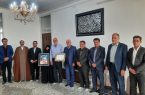 اعطای دانشنامه افتخاری به خانواده شهید مهدی فتوحی اردکانی اعطای دانشنامه افتخاری به خانواده شهید مهدی فتوحی اردکانی