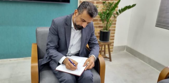 جامعهای که خودش را در تصمیمها میبیند، آینده را خودش میسازد جامعهای که خودش را در تصمیمها میبیند، آینده را خودش میسازد