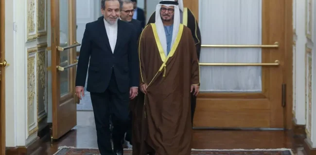 مشاور دیپلماتیک رئیس امارات به تهران آمد مشاور دیپلماتیک رئیس امارات به تهران آمد