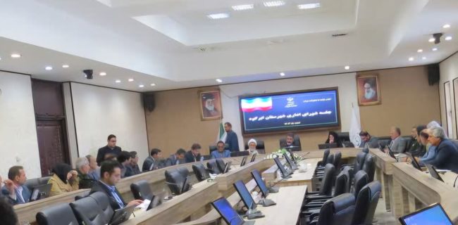 تاکید امام جمعه ابرکوه بر تلاش مضاعف مسوولان برای رفع مشکلات مردم