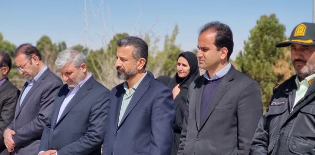 غرس ۱۰۰ اصله نهال زیتون در پارک بزرگ شهر اشکذر غرس ۱۰۰ اصله نهال زیتون در پارک بزرگ شهر اشکذر