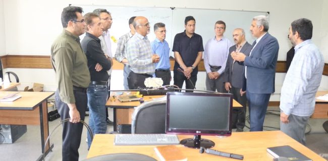 آمادگی مخابرات منطقه یزد برای اتصال تمامی سازمانها و دستگاههای اجرایی استان به فیبرنوری آمادگی مخابرات منطقه یزد برای اتصال تمامی سازمانها و دستگاههای اجرایی استان به فیبرنوری