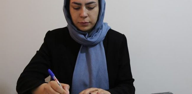ادای نذر بانوی یزدی و کمک به آزادی زندانی غیر عمد