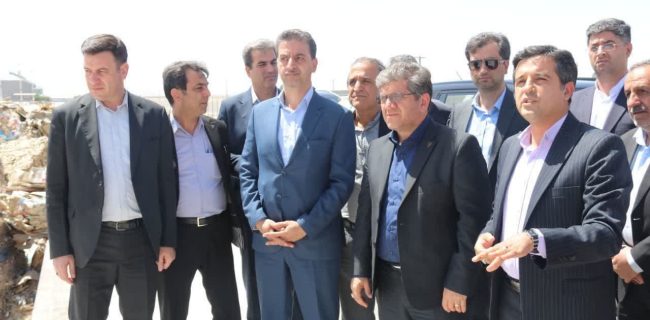 بازدید معاون وزیر راه و شهرسازی و مدیرعامل راه‌آهن کشور از بندر خشک پیشگامان یزد