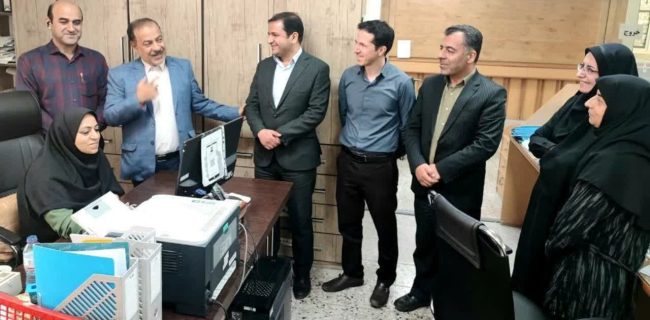 بازدید معاون استاندار از روند داده‌آمایی سامانه خانوار در ثبت احوال یزد