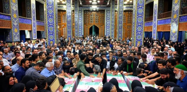 برگزاری مراسم وداع مردم یزد با شهدای حمله رژیم ملعون صهیونیستی