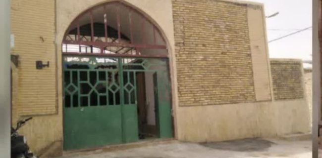 بازسازی رواق های حسینیه تاریخی کاکامیر بافق