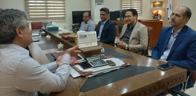 بازدید مسئولان میبد از کارخانه کاشی ارچین بازدید مسئولان میبد از کارخانه کاشی ارچین