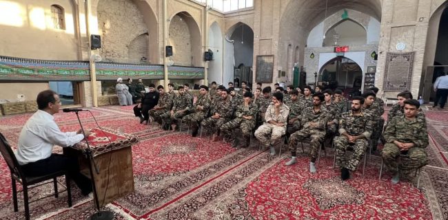 تشریح طرح محله به محله، تا میبد سبز در جمع بسیجیان مسجد جامع اینن شهرستان تشریح طرح محله به محله، تا میبد سبز در جمع بسیجیان مسجد جامع اینن شهرستان